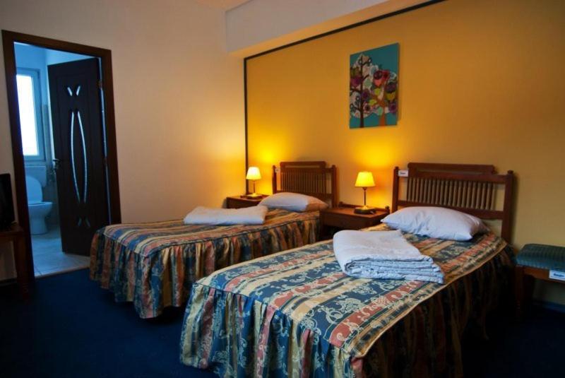 Hotel Astra Brasov Exterior photo